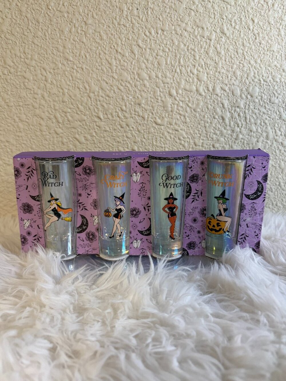 Halloween Pinup Witch Shot Glasses 4 Pc Iridescent Novelty Barware Set NWT